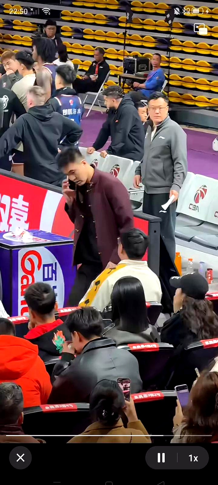 雄鹿横扫山东队，郭艾伦点燃赛场