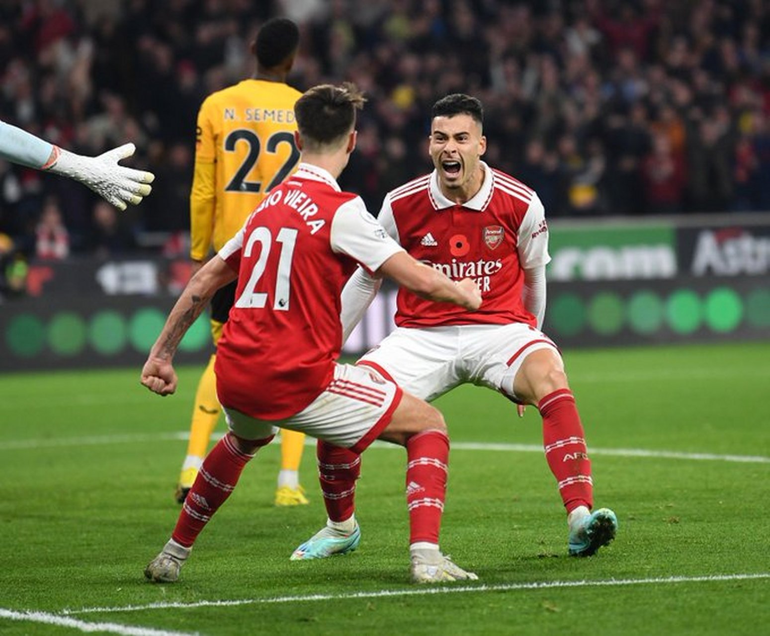 英格兰横扫曼联，马丁内利惊艳四座