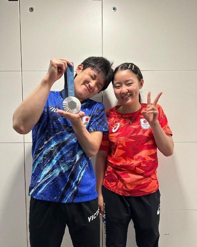 中国队轻取法国队，张本智和惊艳四座