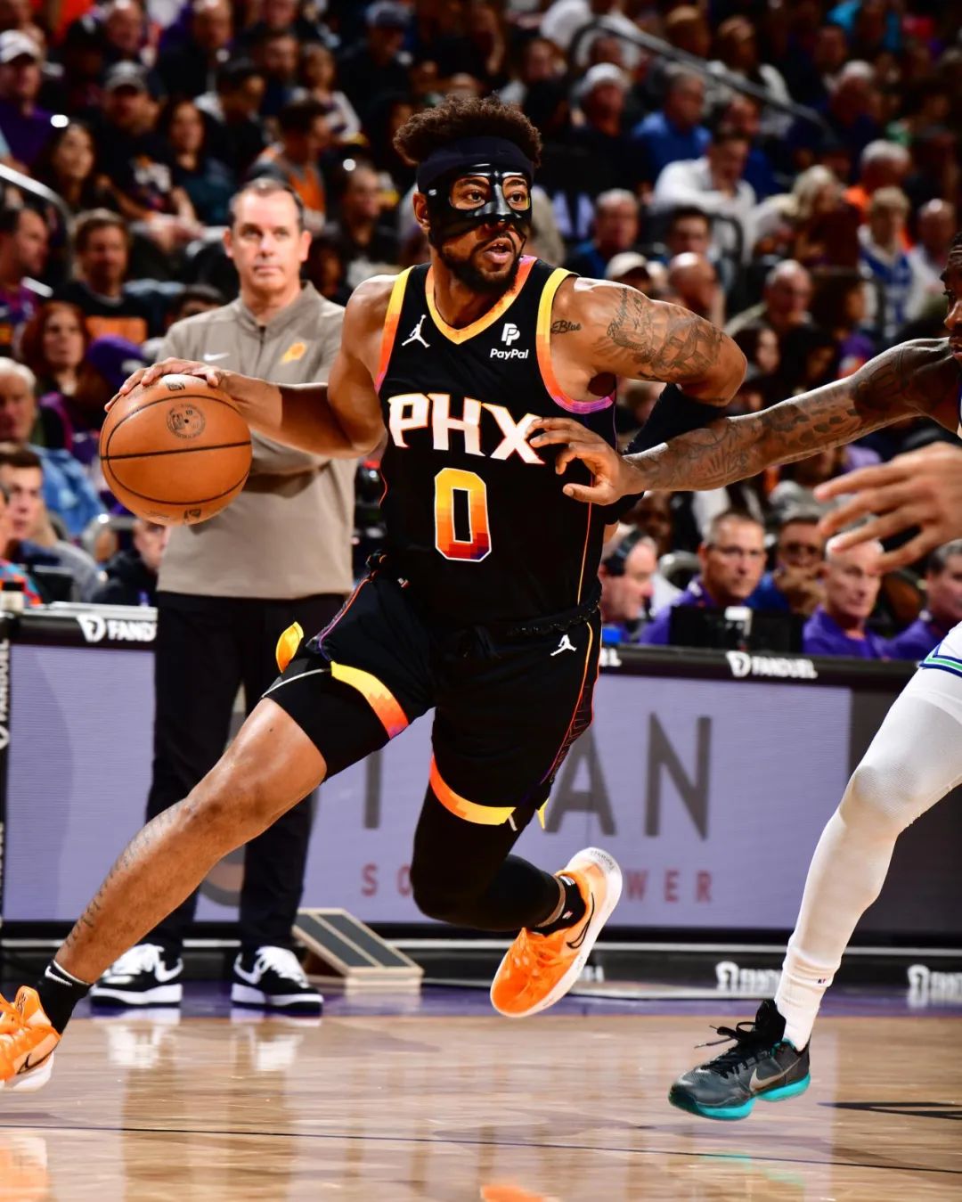 76人横扫上海队,东契奇关键制胜 76人横扫上海队,东契奇关键制胜