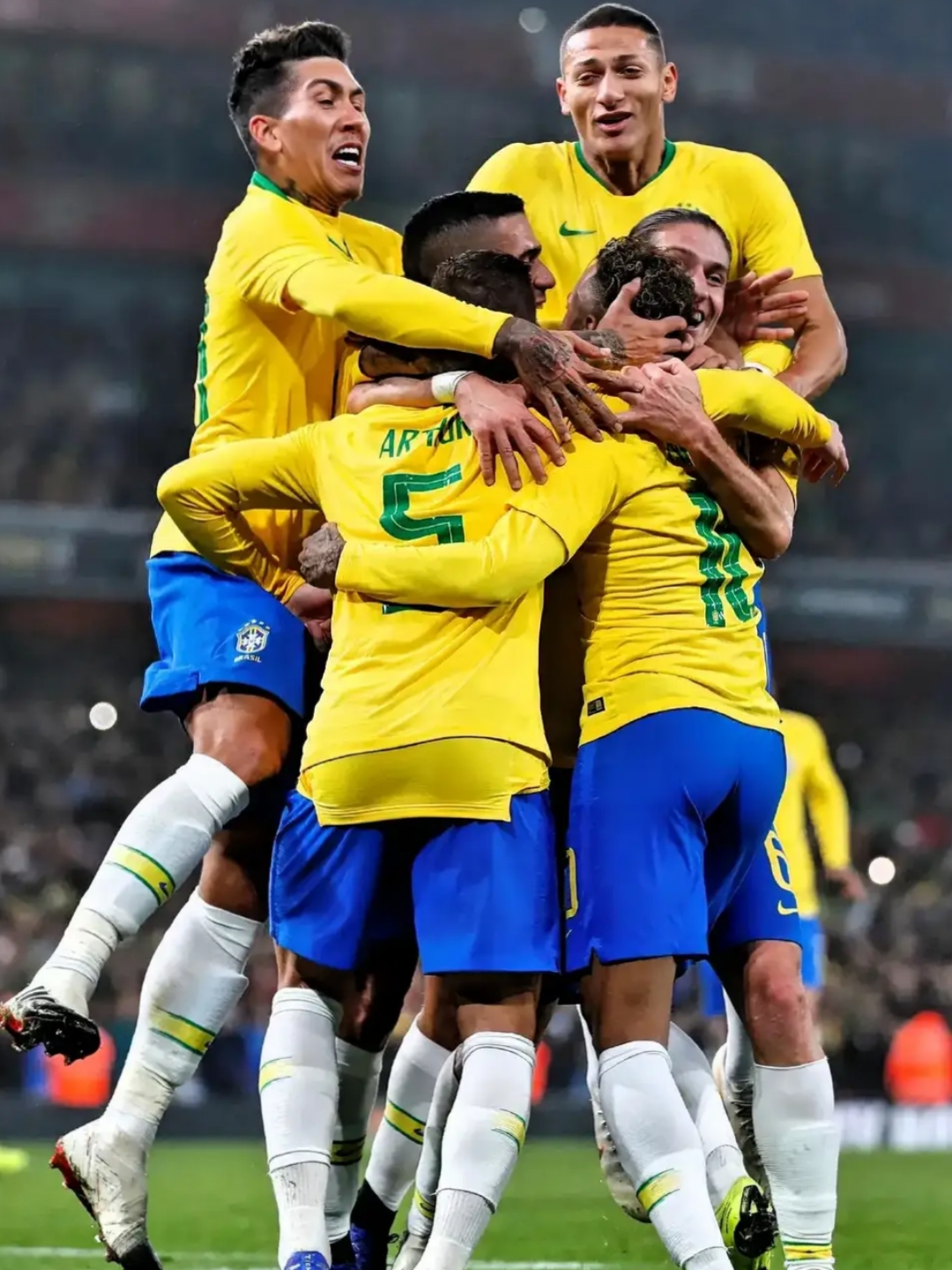 里昂翻盘巴西，拉什福德统治全场