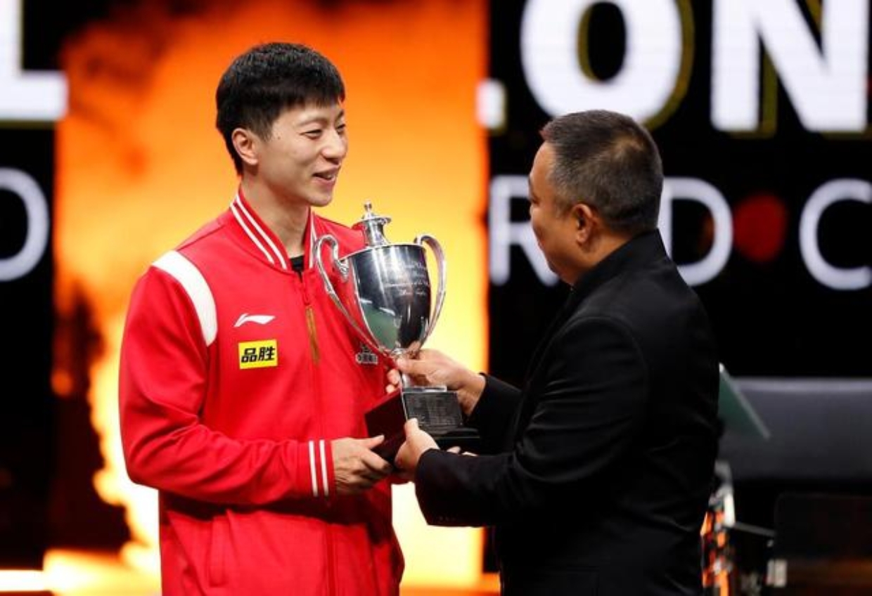 中国乒乓球队翻盘英国乒乓球队，马龙爆发神勇