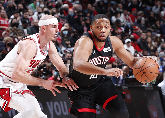 火箭碾压广东队，德罗赞惊艳四座