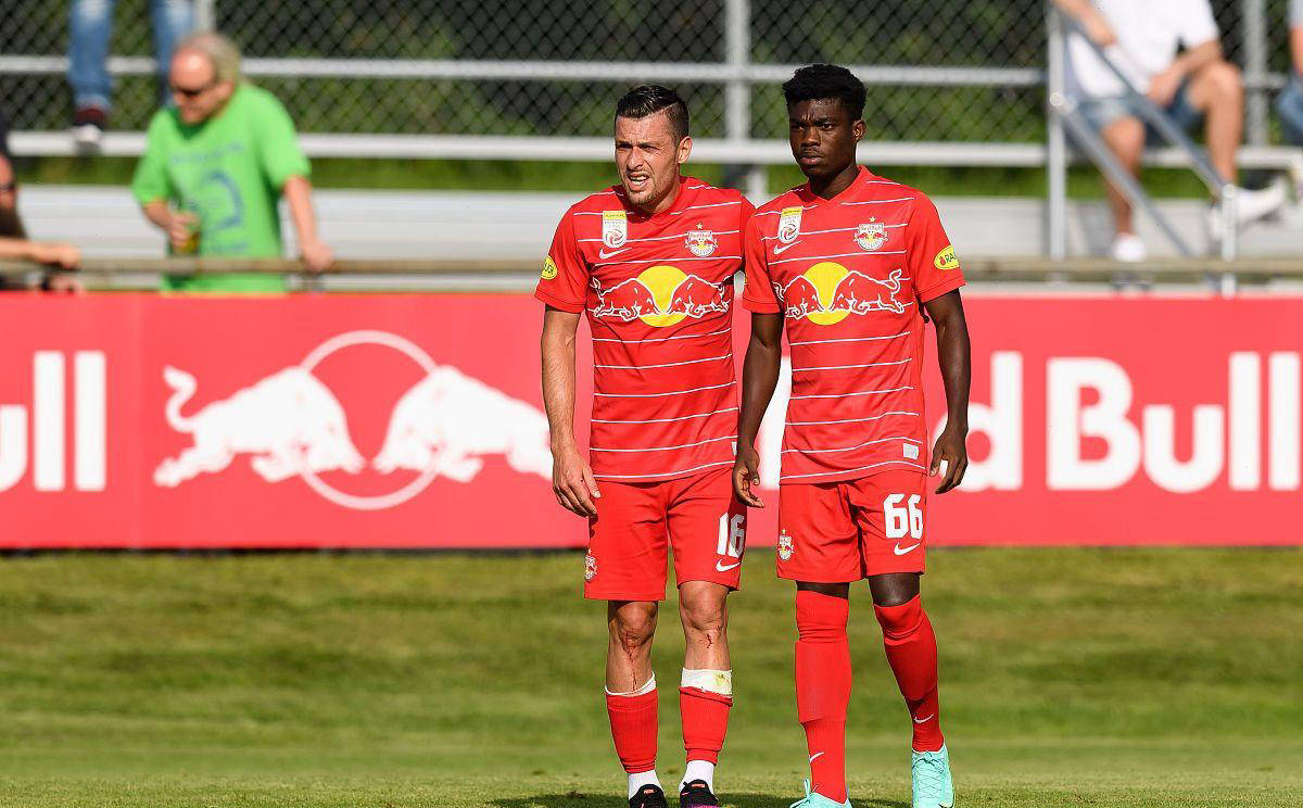 弗赖堡队主场失利，状态下滑明显