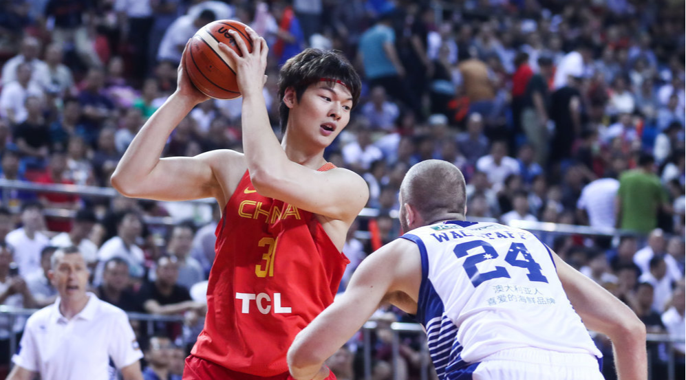 吉林队鏖战天津队，王哲林统治全场