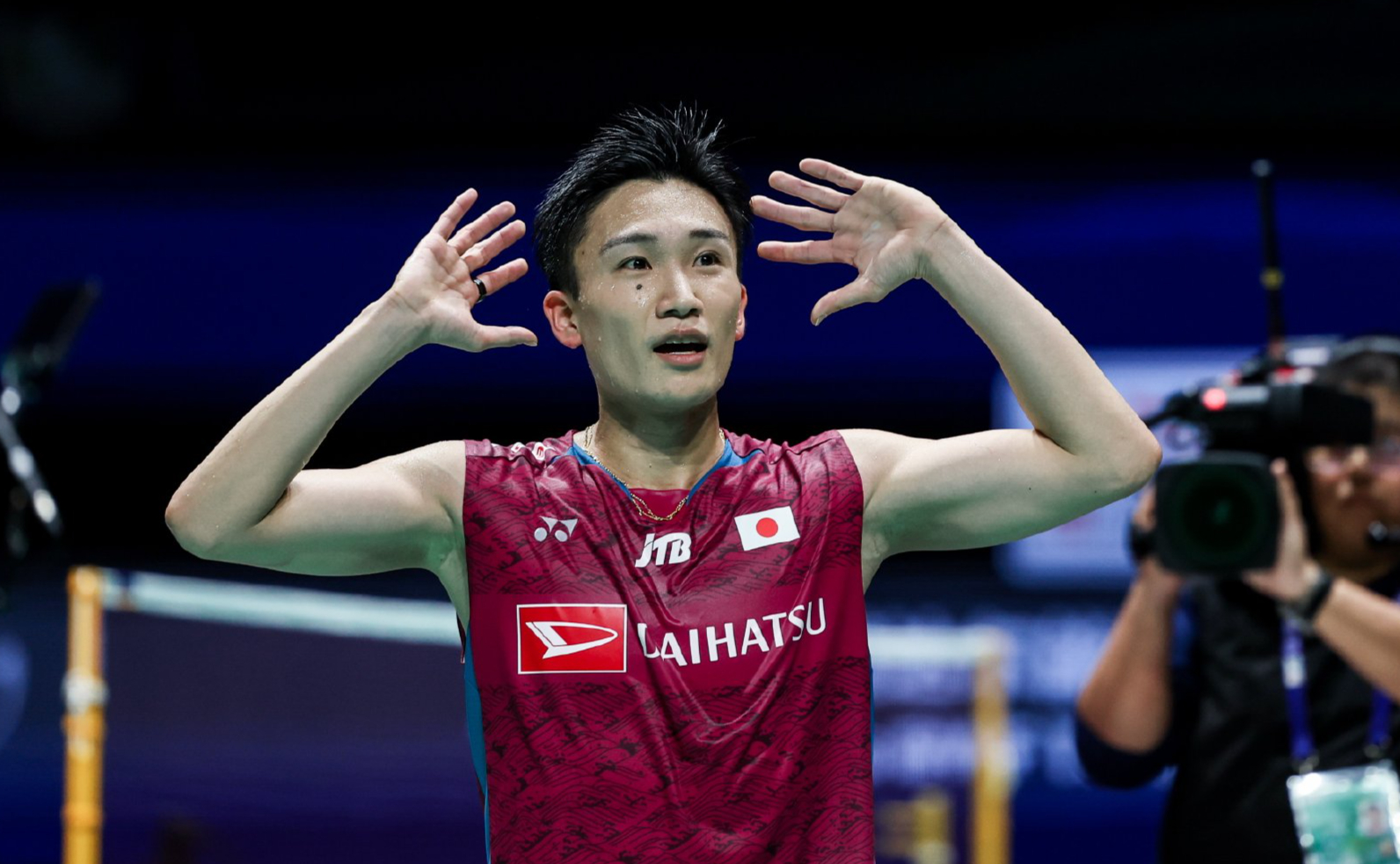 中国羽毛球队险胜印尼羽毛球队，桃田贤斗统治全场