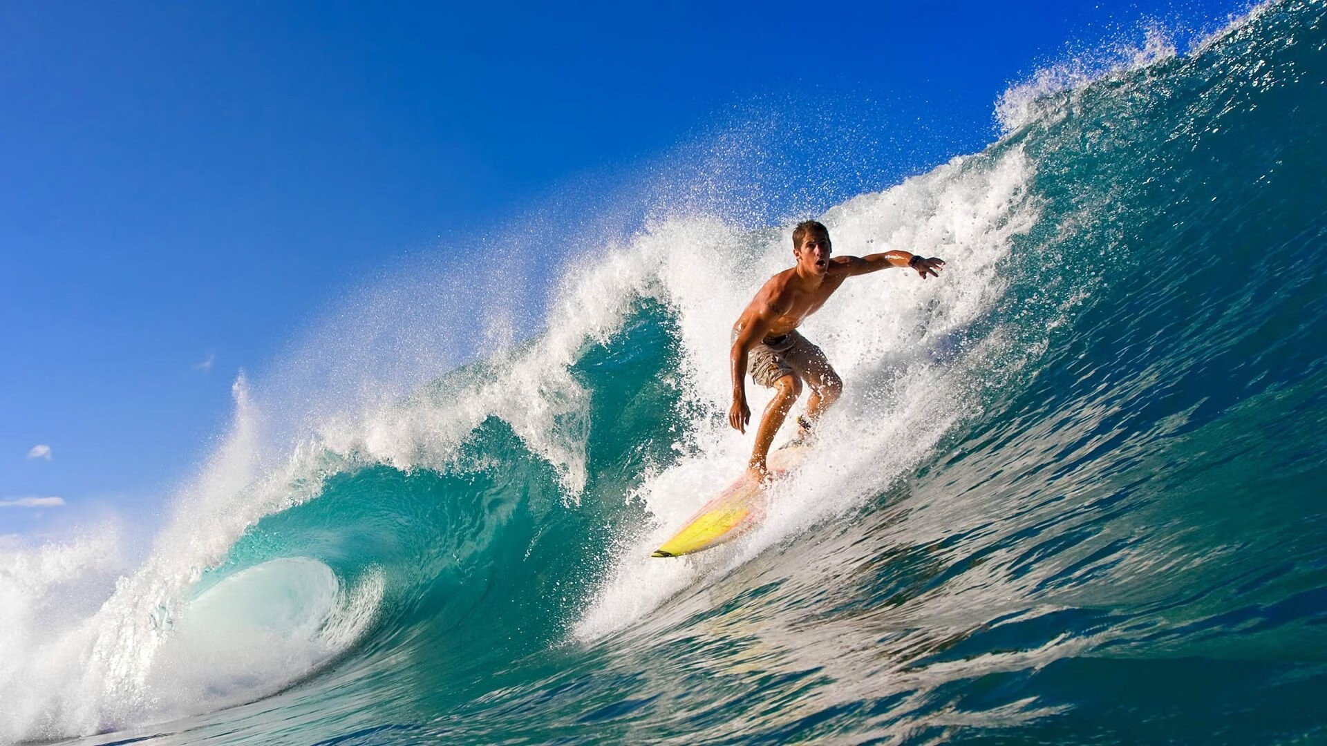 绿茵场上的绝杀与球台边的火焰，当英格兰逆转法国，张本智和点燃赛场