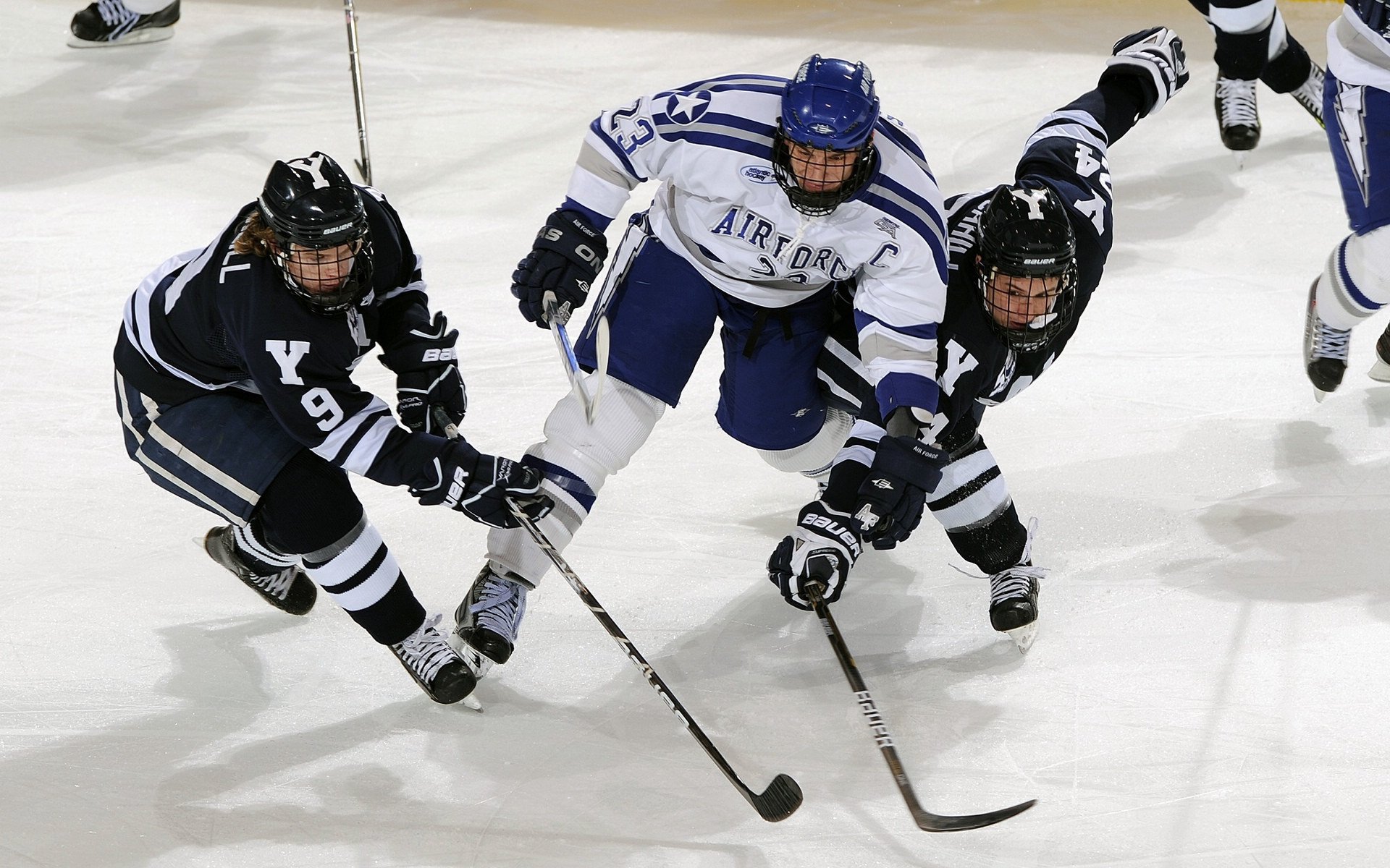 塞恩斯状态火热，雷诺车队强势碾压迈凯伦